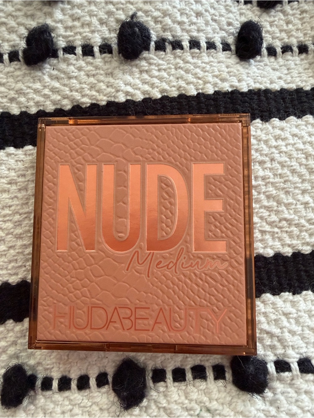 HUDA BEAUTY Nude Medium Bronzer & Contour -